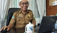Kepsek SMAN 3 Kota Ternate, Maluku Utara, Jafar Suraji Naya, S.Pd