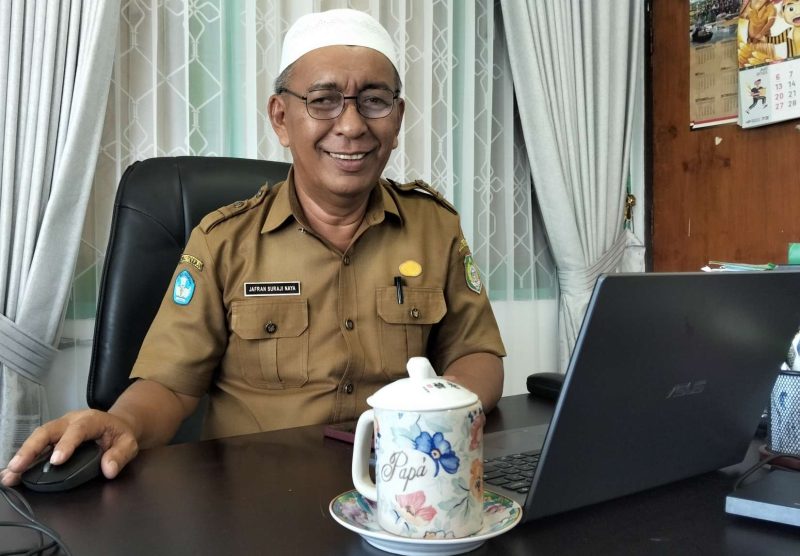 Kepsek SMAN 3 Kota Ternate, Maluku Utara, Jafar Suraji Naya, S.Pd