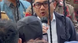 Ketua Komisi II DPR RI, Rifqinizamy Karsayuda, saat hering dengan massa aksi MARKAS untuk DOB Sofifi 