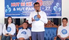 Ketwil PAN Malut, Dr. Kasman H. Ahmad, S.Ag., M.Pd, saat beri sambutan pada pembagian sembako di sekertariat PAN Malut 
