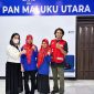 Ketua DPW PUAN Malut dan Bendahara DPW PAN Malut, Meiyu Yanti Drakel bersama Tim Medis Donor Darah 