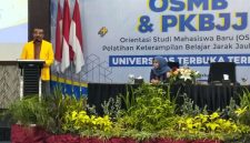 Direktur UPBJJ UT Ternate, Dr. Muhlis Hafel, M.Si