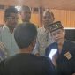 Sultan Ternate, Hidayatullah Sjah, saat diwawancarai di Pendopo Kedaton Ternate 