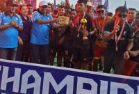 Penyerahan Bonus Juara Turnamen Sepak Bola PAN Cup I 2025, oleh Ketua DPW PAN Malut, Dr. Kasman H. Ahmad