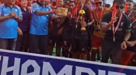 Penyerahan Bonus Juara Turnamen Sepak Bola PAN Cup I 2025, oleh Ketua DPW PAN Malut, Dr. Kasman H. Ahmad