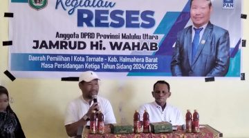 Anggota DPRD Malut, Jamrud H. Wahab di dampingi Lurah Foramadiahi, saat gelar reses