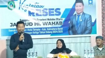 Anggota DPRD Malut, Jamrud H. Wahab di dampingi Lurah Mangga Dua dan ketua LPM, saat reses