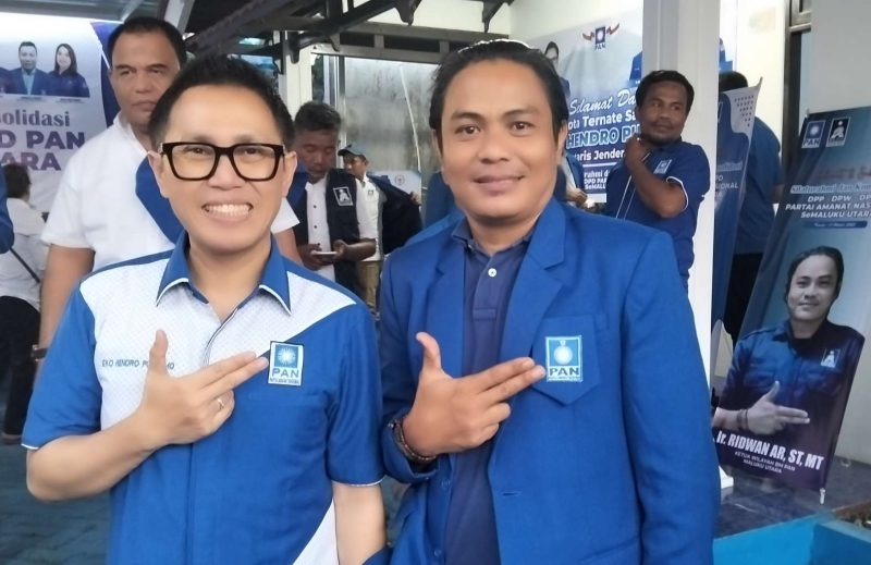 Foto bersama Sekjen DPP PAN, Eko Hendro Purnomo (kiri), Ketua DPD PAN Kota Ternate, (kanan).