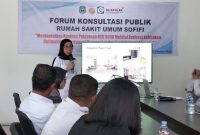 Direktur RSU Sofifi, dr. Sylvia Umaternate, saat berikan paparan di FKP
