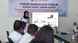 Direktur RSU Sofifi, dr. Sylvia Umaternate, saat berikan paparan di FKP