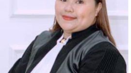 Yulia Pihang, SH., Kuasa Hukum 11 warga adat Maba Sangaji.