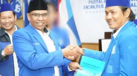 Penyerahan Berita Acara Musda ke-VI DPD PAN, oleh Ketwil PAN Malut kepada Formatur tunggal Ketua DPD PAN Kota Ternate 